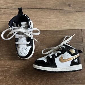 Nike Air Jordan 1 Mid SE TD Patent Kid Toddler Sz 6C Shoes Black Gold BQ6933-007